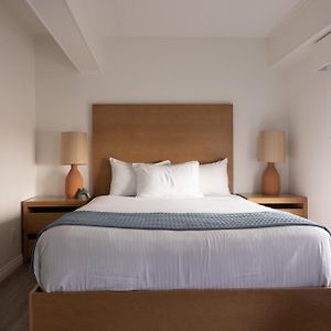 Zimmer mit Queensize-Bett für Gäste mit Behinderungen